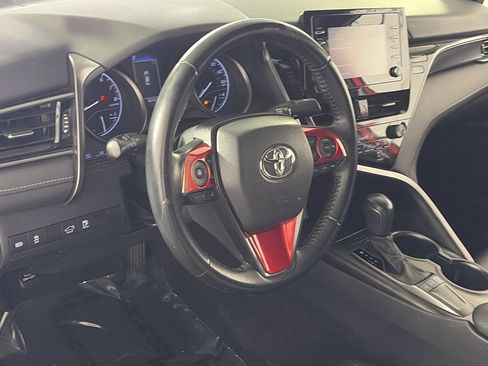 Used 2023 Toyota Camry SE FWD image 11