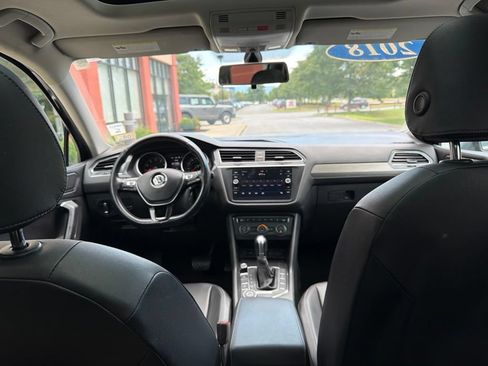 Used 2018 Volkswagen Tiguan SEL AWD/4WD image 47