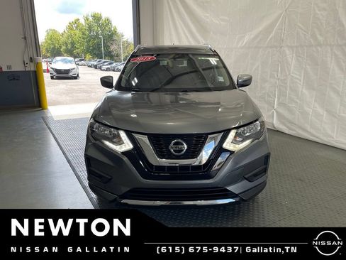 Used 2018 Nissan Rogue SV FWD image 20