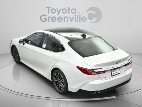 Used 2025 Toyota Camry XLE w/ Premium Plus Package FWD image 8