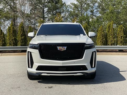 Used 2023 Cadillac Escalade V image 13