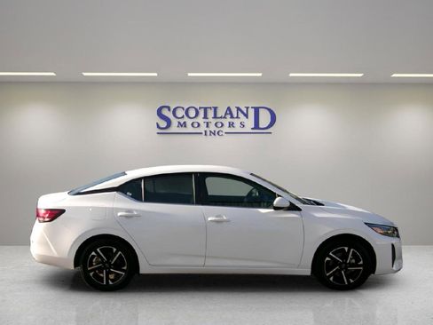 Used 2025 Nissan Sentra SV FWD image 5