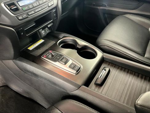 Used 2023 Honda Passport EX-L image 17