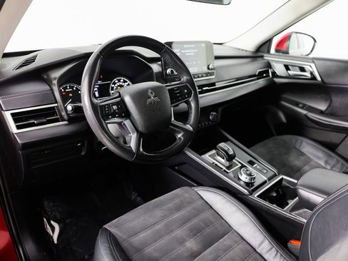 Used 2022 Mitsubishi Outlander SE image 26