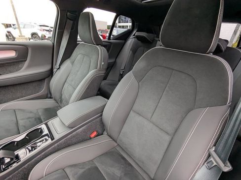 Used 2026 Volvo XC40 B5 Ultra w/ Protection Package Premier image 8