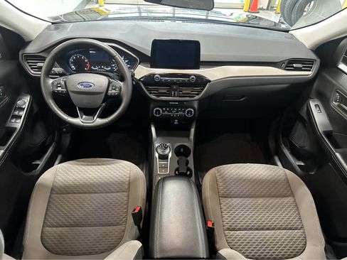 Used 2022 Ford Escape SE w/ SE Sport Appearance Package image 12