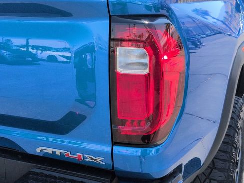Used 2023 GMC Canyon AT4X w/ Edition 1 AWD/4WD image 10