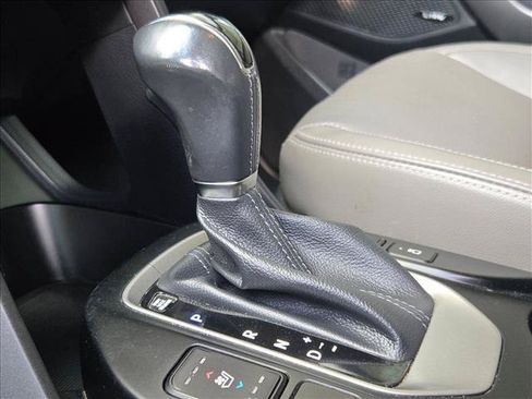 Used 2017 Hyundai Santa Fe FWD image 17