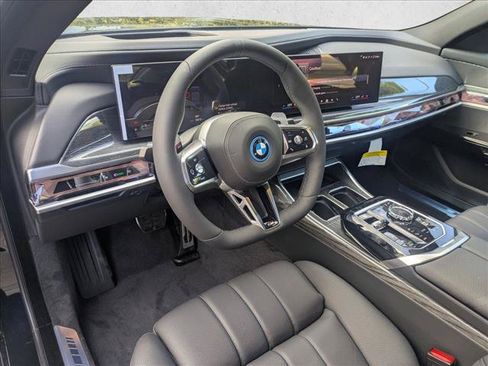Used 2026 BMW 750e xDrive AWD/4WD image 3