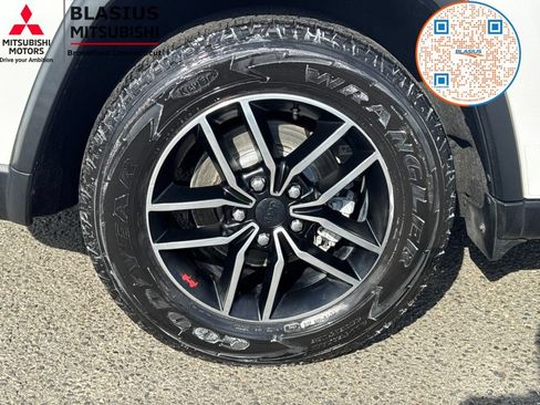 Used 2019 Jeep Grand Cherokee Trailhawk AWD/4WD image 16
