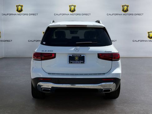Used 2023 Mercedes-Benz GLB 250 4MATIC w/ Premium Package image 4