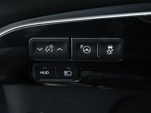 Certified 2022 Toyota Prius XLE w/ Advanced Technology Package image 22