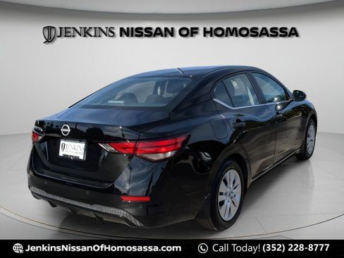 Certified 2025 Nissan Sentra S FWD image 3