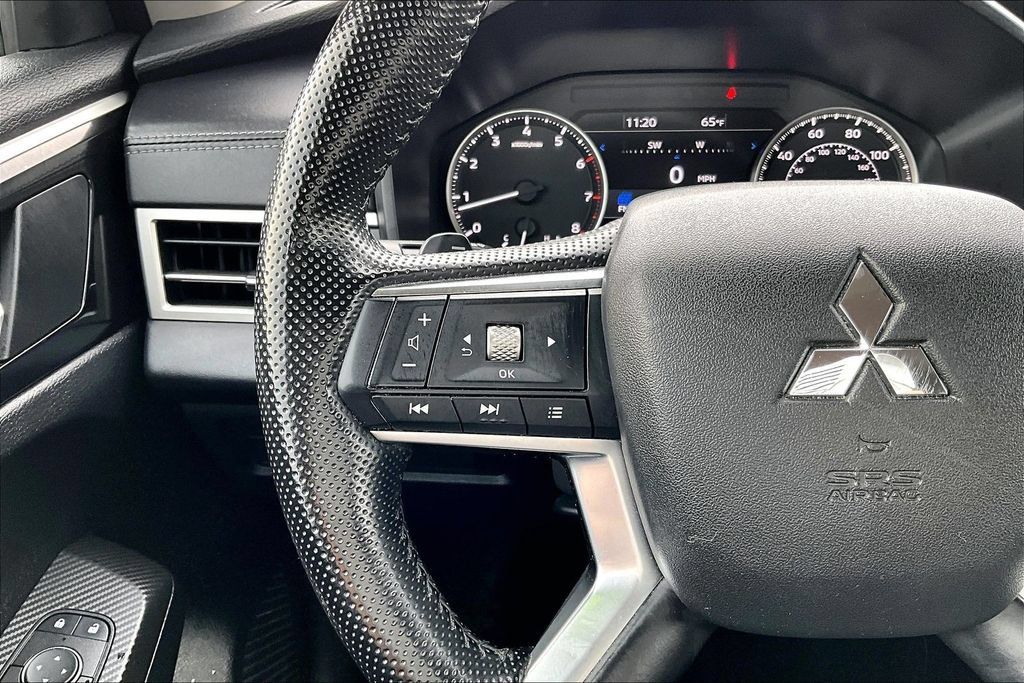 Used 2024 Mitsubishi Outlander SE AWD/4WD image 18