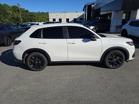 Used 2025 Honda HR-V Sport image 6