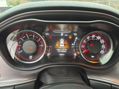 Used 2023 Dodge Challenger SXT image 8