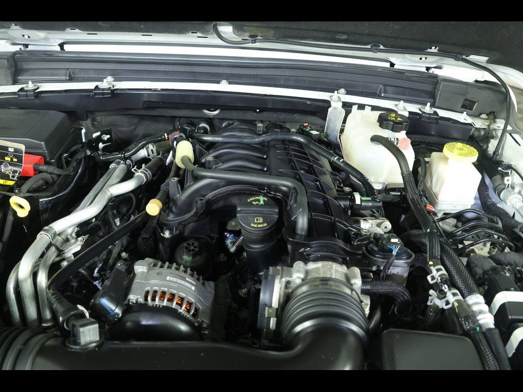 Used 2023 Jeep Gladiator Sport AWD/4WD image 16