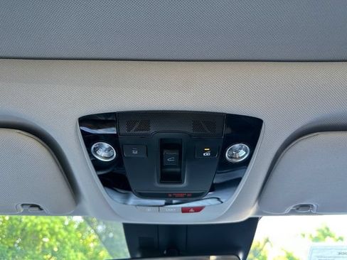 Used 2022 Kia Sorento S w/ Panoramic Sunroof Package FWD image 32