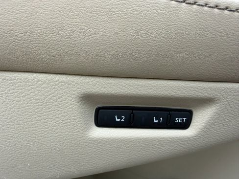 Used 2015 Nissan Murano Platinum w/ Platinum Technology Package AWD/4WD image 17