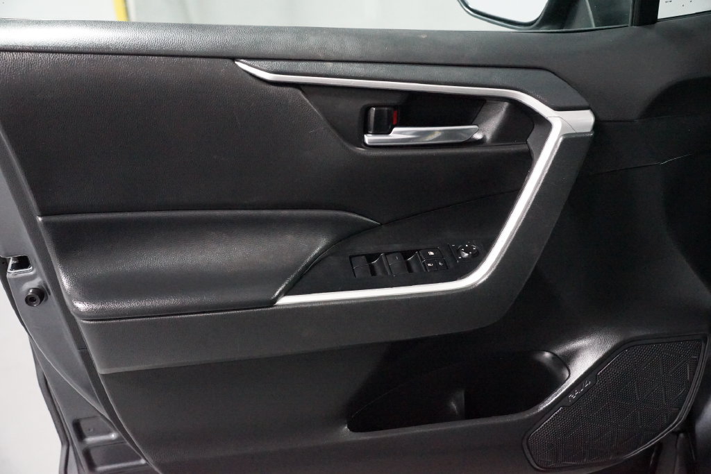 Certified 2022 Toyota RAV4 XLE Premium FWD image 29