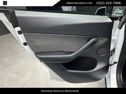 Used 2023 Tesla Model Y Long Range image 24