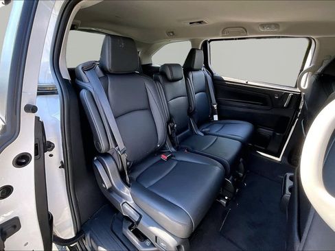 Certified 2026 Honda Odyssey EX-L image 17
