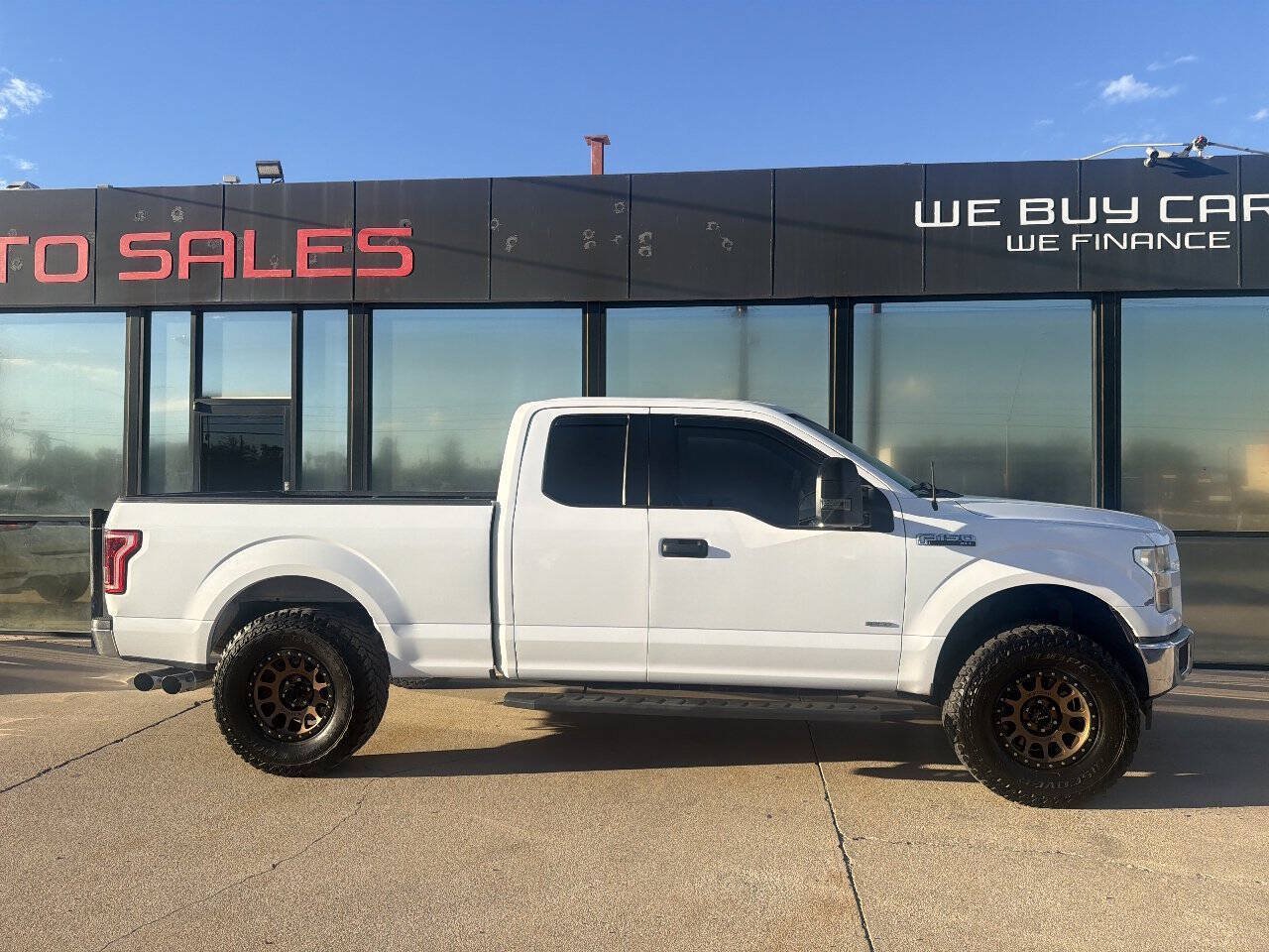 Used 2017 Ford F150 XLT w/ Trailer Tow Package AWD/4WD image 9