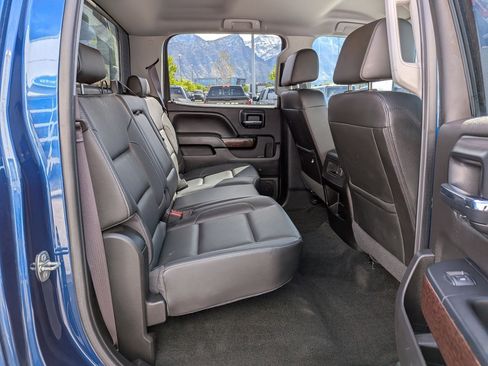 Used 2017 GMC Sierra 2500 SLT w/ Suspension Package, Off-Road image 29