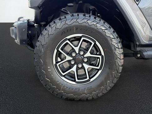 Used 2019 Jeep Wrangler Unlimited Rubicon AWD/4WD image 32