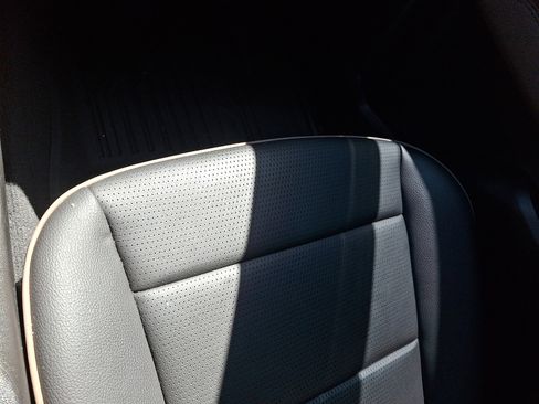 Used 2023 GMC Canyon Denali AWD/4WD image 26