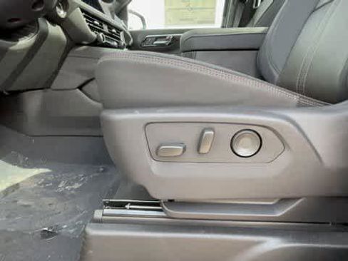New 2026 Chevrolet Suburban High Country AWD/4WD image 21