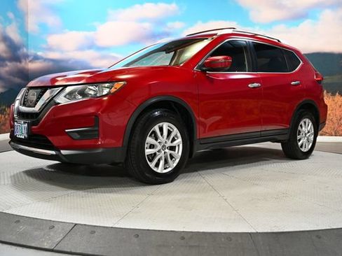 Used 2017 Nissan Rogue SV AWD/4WD image 3