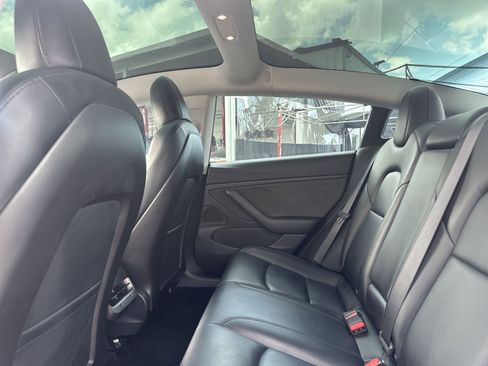 Used 2019 Tesla Model 3 Long Range RWD image 22