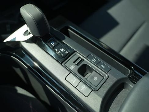 Used 2025 Toyota Prius Plug-In Hybrid FWD image 35