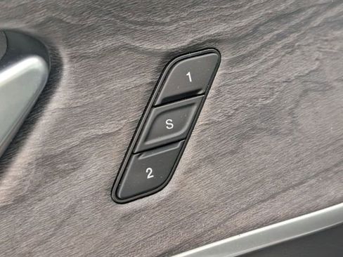 Used 2024 Jeep Grand Cherokee L Limited w/ Luxury Tech Group II AWD/4WD image 11