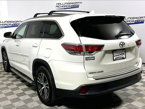 Used 2016 Toyota Highlander XLE image 8