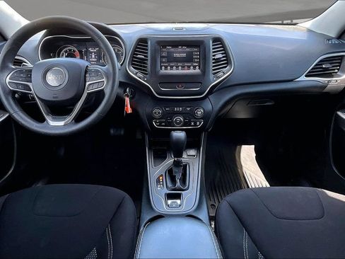 Used 2019 Jeep Cherokee Latitude w/ Popular Appearance Group FWD image 16