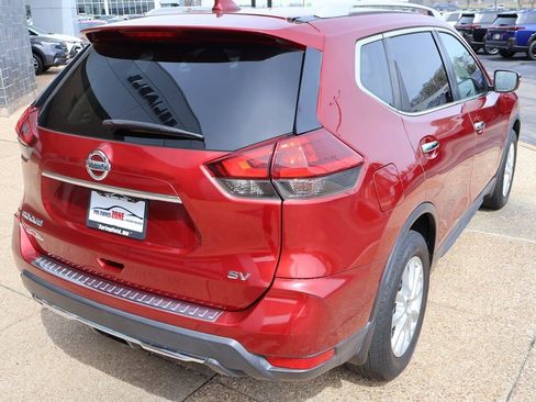 Used 2018 Nissan Rogue SV image 6