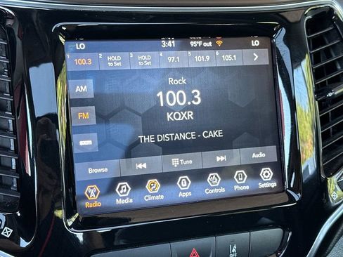 Used 2022 Jeep Cherokee Limited w/ Mopar Interior Package image 18