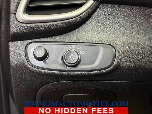 Used 2019 Chevrolet Trax LT w/ LT Convenience Package image 32