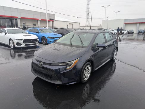 Certified 2022 Toyota Corolla LE image 5