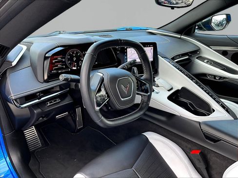 Used 2025 Chevrolet Corvette Stingray Preferred Conv w/ Stealth Interior Trim Package RWD image 15