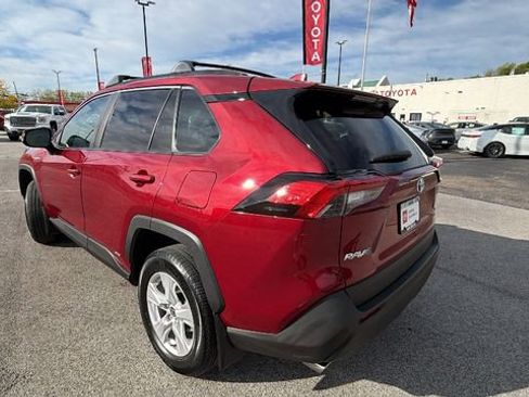 Certified 2021 Toyota RAV4 XLE w/ Convenience Package AWD/4WD image 3