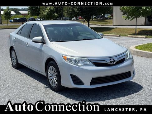 Used 2014 Toyota Camry LE FWD image 1