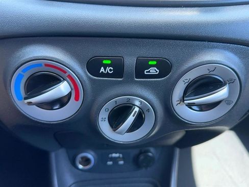 Used 2011 Hyundai Accent GS image 30