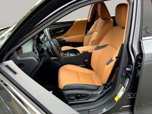 Used 2024 Lexus ES 350 w/ Premium Package FWD image 8