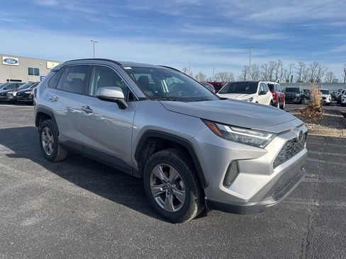Used 2024 Toyota RAV4 XLE image 3
