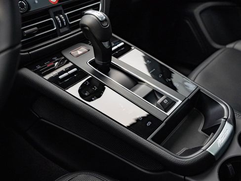 Certified 2026 Porsche Macan GTS AWD/4WD image 37