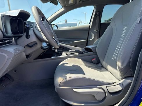 Used 2022 Hyundai Elantra SEL w/ Preferred Accessory Package FWD image 20