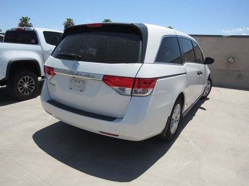 Used 2016 Honda Odyssey LX image 3